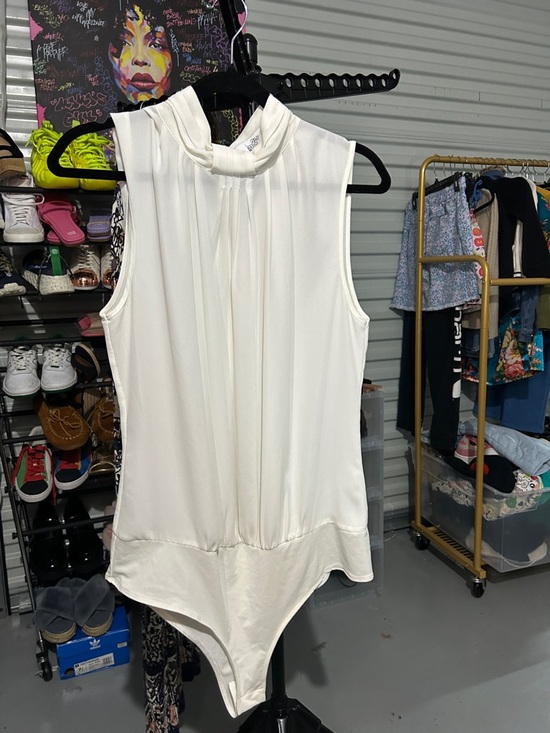 Badgley Mischka Tops - Badgley Mischka Cream Sleeveless Mock Neck Bodysuit size 12